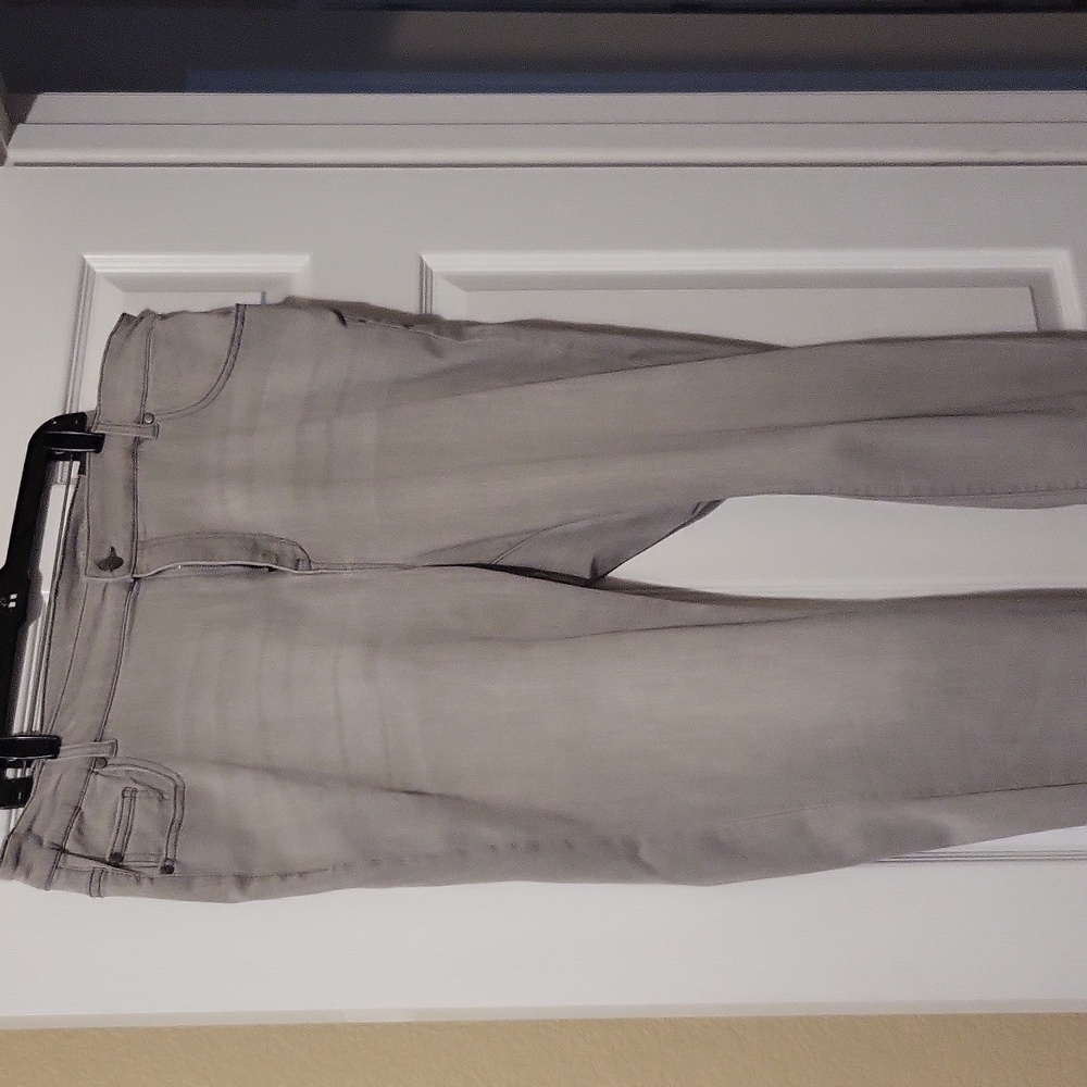 PLUS SIZE GREY WASH DENIM SKINNY JEANS